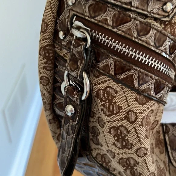 🩵Vintage Y2K GUESS Hobo Bag with Faux Leather Straps | G Logo Clasp Rhinestones - Picture 5 of 16